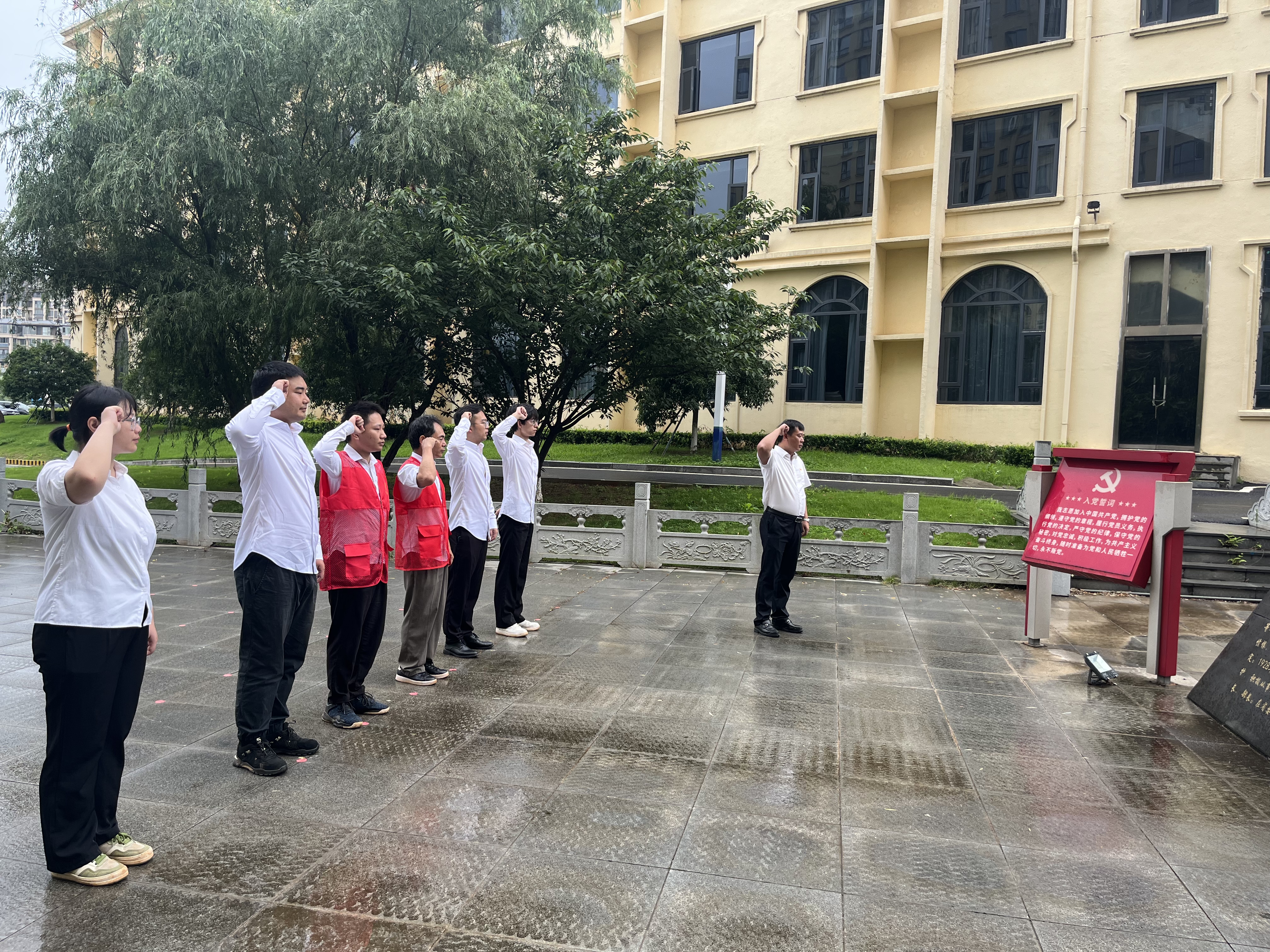 9caf1b44cc9e172f29f19758b5e225d.jpg 9caf1b44cc9e172f29f19758b5e225d.jpg