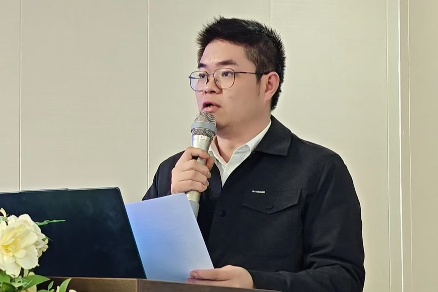 陶雄讲话.jpg 陶雄讲话.jpg